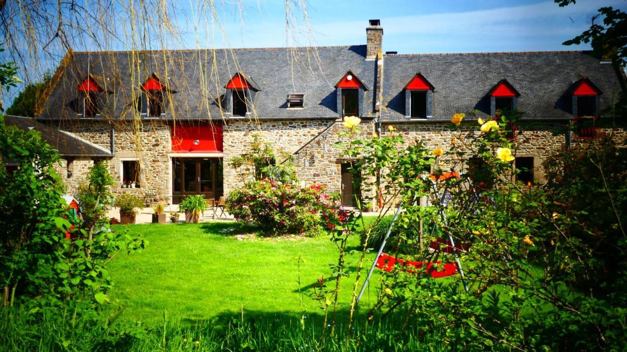 Auberge De La Chesnaie Pleudihen-sur-Rance エクステリア 写真