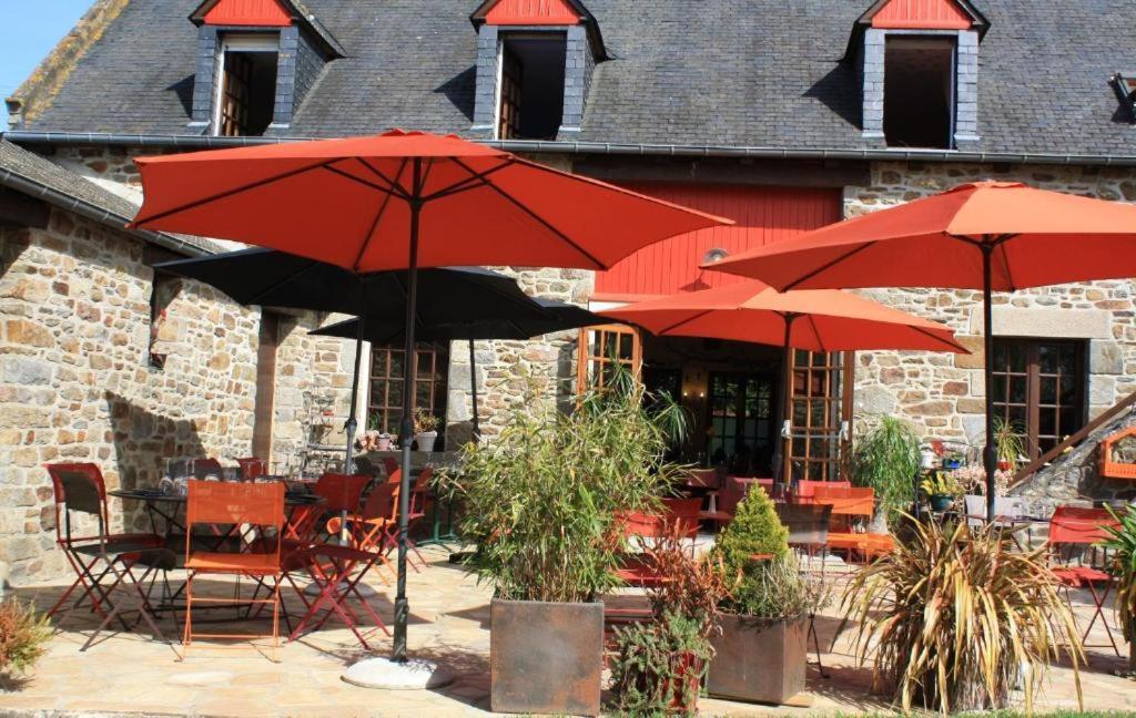 Auberge De La Chesnaie Pleudihen-sur-Rance エクステリア 写真