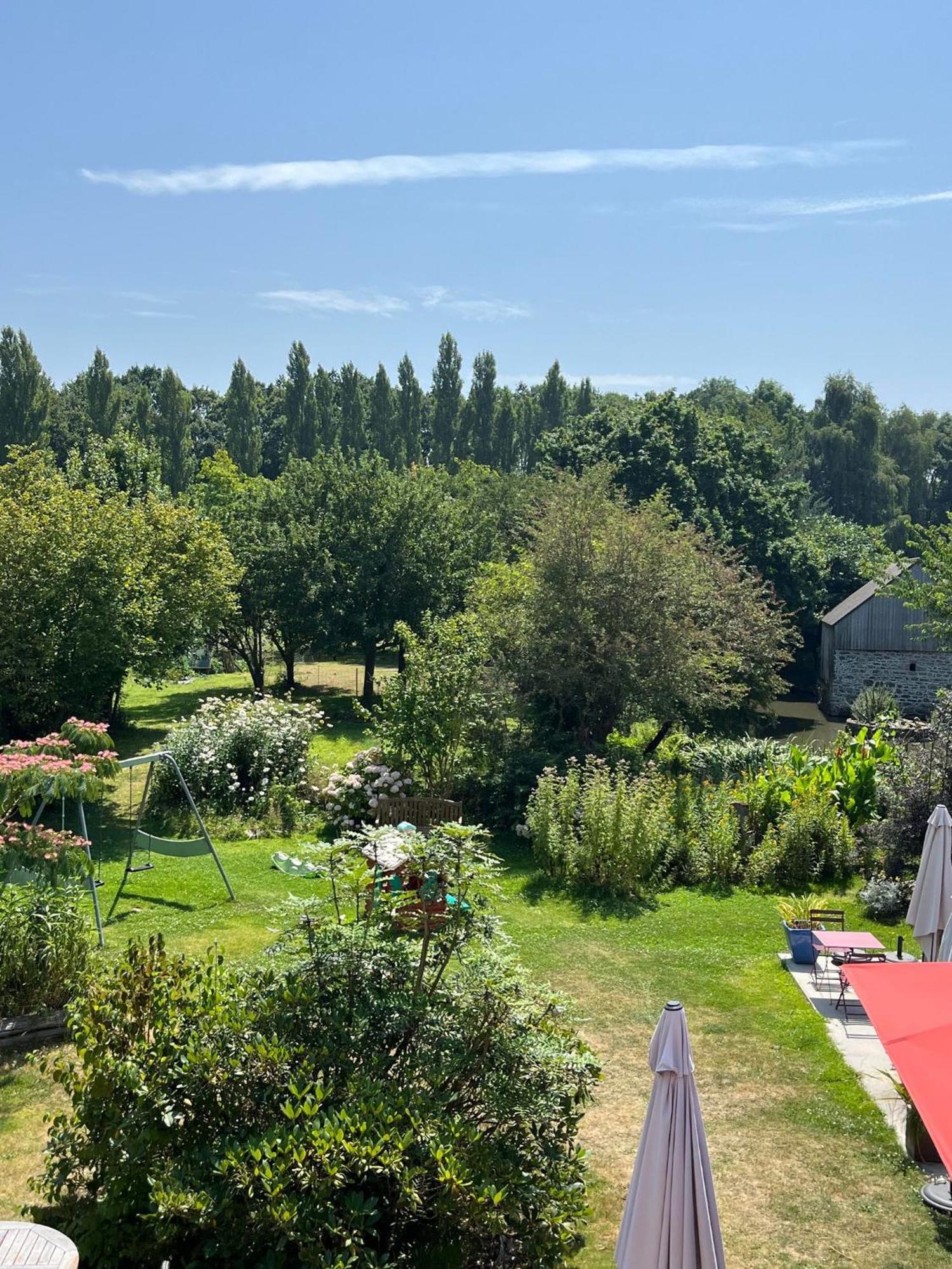 Auberge De La Chesnaie Pleudihen-sur-Rance エクステリア 写真