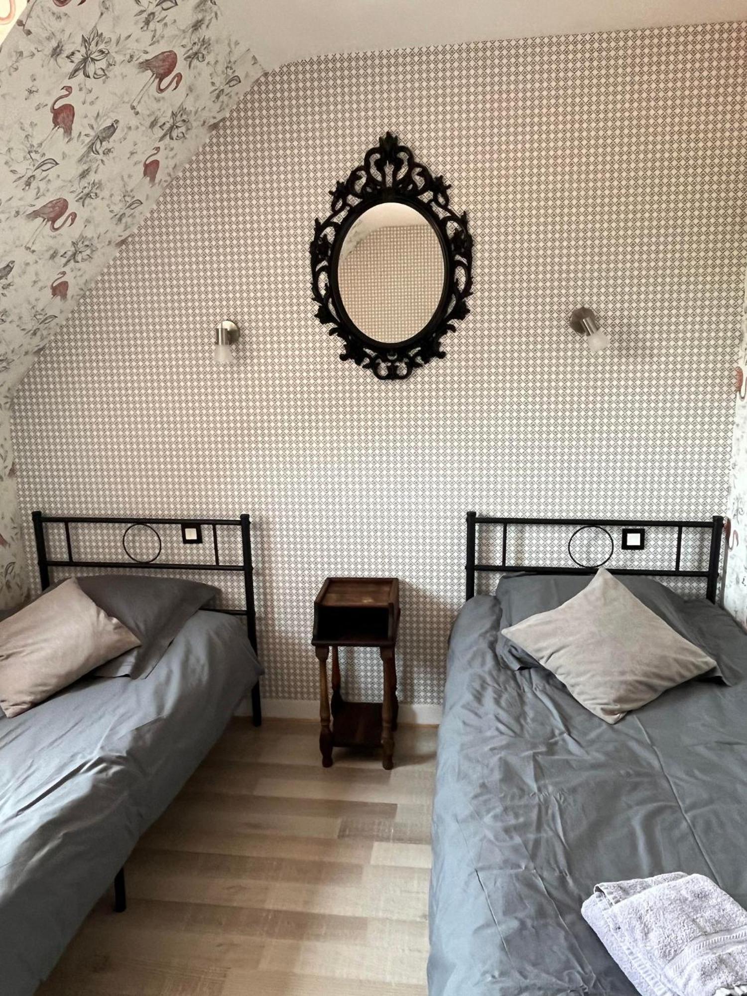 Auberge De La Chesnaie Pleudihen-sur-Rance エクステリア 写真