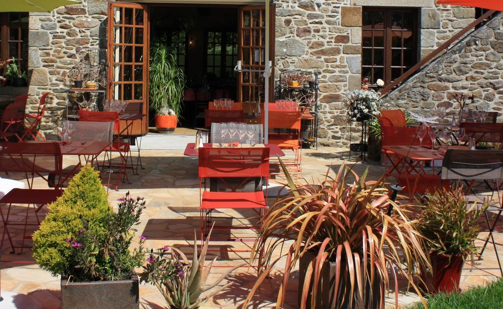 Auberge De La Chesnaie Pleudihen-sur-Rance エクステリア 写真